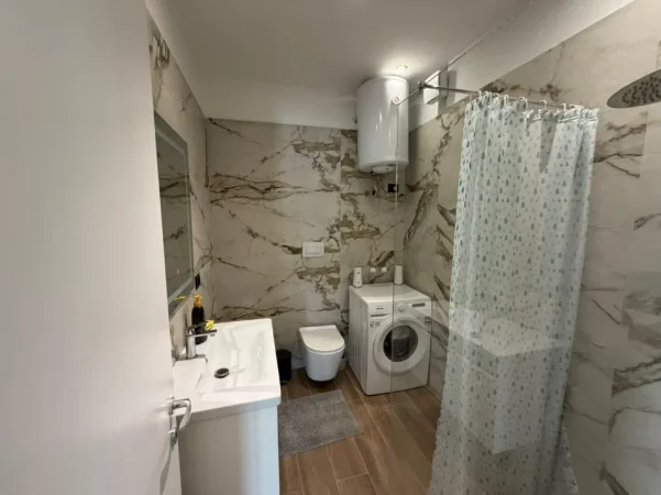 Tirane, jepet me qera apartament 1+1 Kati 1, 80 m² 