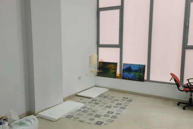 Tirane, jepet me qera ambjent biznesi Kati 2, 57 m² 550 € (Astir )