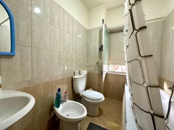 Tirane, jepet me qera apartament 2+1+Ballkon Kati 4, 100 m² 600 € (kopshti botanik rruga eduart mano)