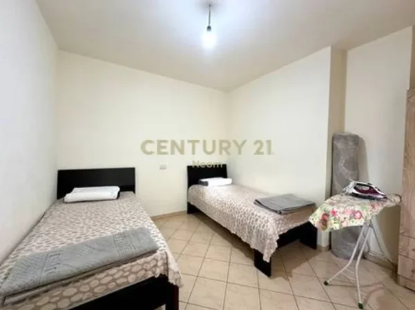 Tirane, jepet me qera apartament 2+1+Ballkon Kati 4, 100 m² 600 € (kopshti botanik rruga eduart mano)