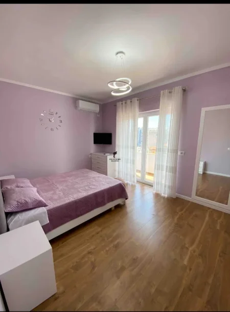 SHITET 2 APARTAMENTE 1+1 ISH TREGU ELEKTRIK 210.000 EURO FH-65804