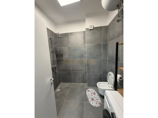 Tirane, jepet me qera apartament 1+1 Kati 9, 72 m² 600 € (Kompleksi Golden Park)