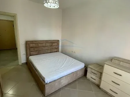 Tirane, jepet me qera apartament 1+1 Kati 4, 73 m² 600 € (UNAZA E RE)