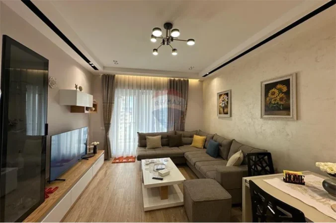 Tirane, jepet me qera 1+1 , 77 m² 674 € (Rruga e Kavajes)