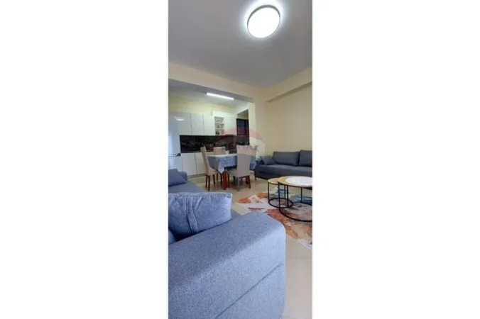 Vlore - Lungomare, jepet me qera apartament 1+1 Kati 5, 65 m² 450 € (Rruga Dhimitër Konomi, Vlore)