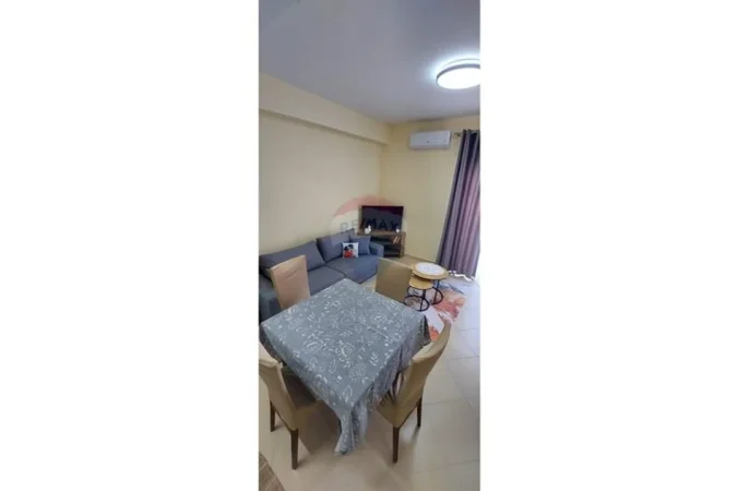 Vlore - Lungomare, jepet me qera apartament 1+1 Kati 5, 65 m² 450 € (Rruga Dhimitër Konomi, Vlore)