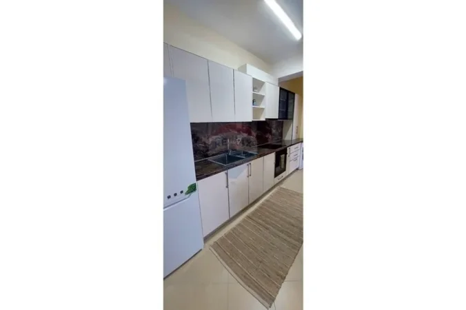 Vlore - Lungomare, jepet me qera apartament 1+1 Kati 5, 65 m² 450 € (Rruga Dhimitër Konomi, Vlore)