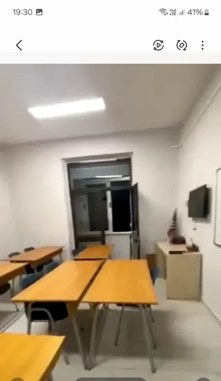 Tirane, jap me qera ambjent biznesi Kati 3, 100 m² 850 € (Rruga Sami Frasheri)