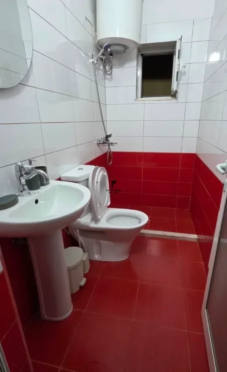 Tirane, jepet me qera apartament 1+1 Kati 2, 70 m² 450 € (RRUGA E ELBASANIT)