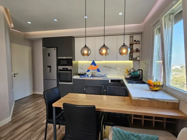 Tirane, shitet apartament 2+1+Ballkon Kati 4, 99 m² 145.000 € 