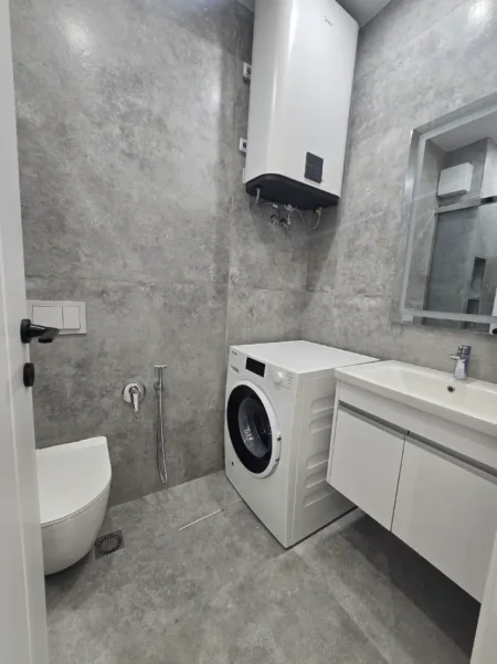 Tirane, jepet me qera apartament 1+1 Kati 1, 122 m² 1.500 € (Mine Peza)