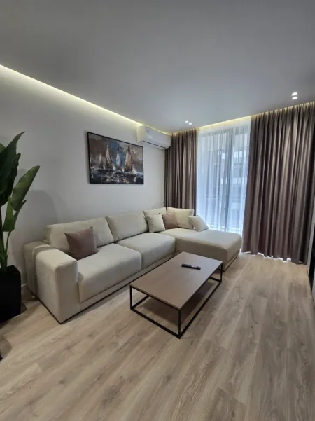 Tirane, jepet me qera apartament 1+1 Kati 1, 122 m² 1.500 € (Mine Peza)