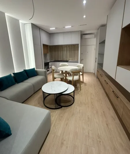 Tirane, jepet me qera apartament 1+1 , 70 m² 600 € 