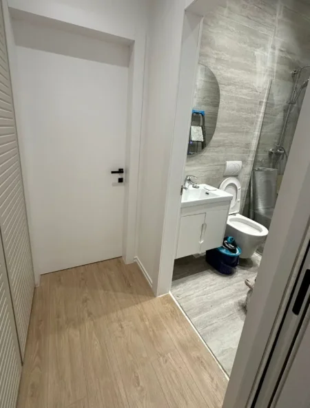 Tirane, jepet me qera apartament 1+1 , 70 m² 600 € 