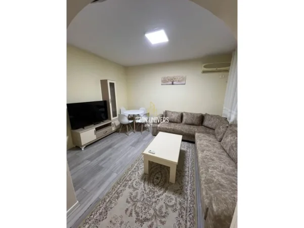 Tirane, jepet me qera apartament 1+1+Ballkon Kati 1, 60 m² 600 € (Myslym Shyr)