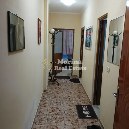 Tirane, jepet me qera apartament 1+1 Kati 3, 47 m² 350 € (Ish Parku Autobusave)