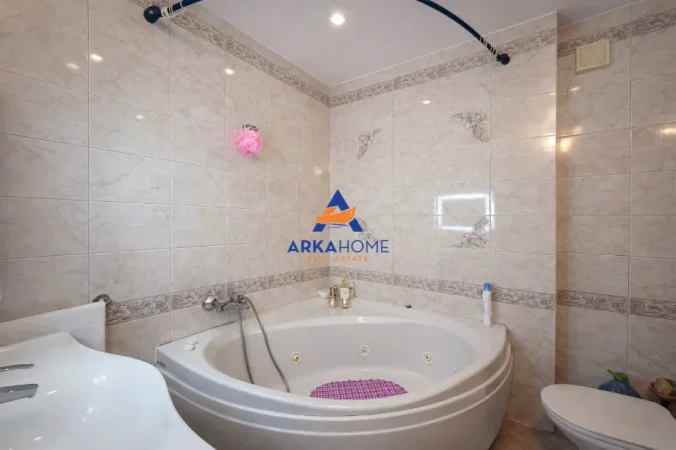 Tirane, shitet apartament 3+1+Ballkon Kati 5, 155 m² 650.000 € 