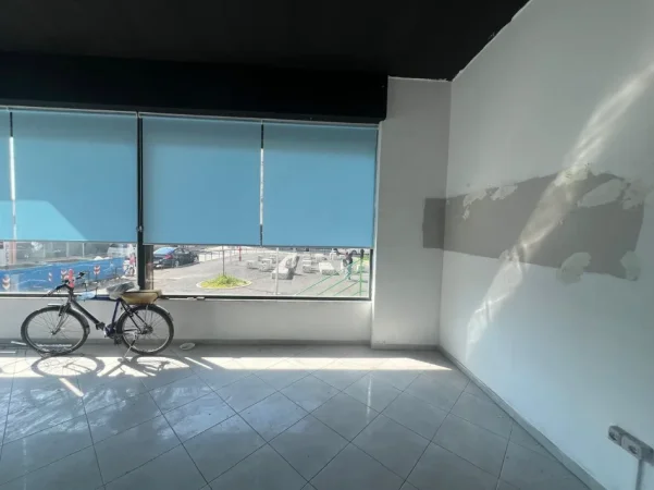 🏢 Jepet me Qera Ambient Biznesi ne Yzberisht,  550 EURO