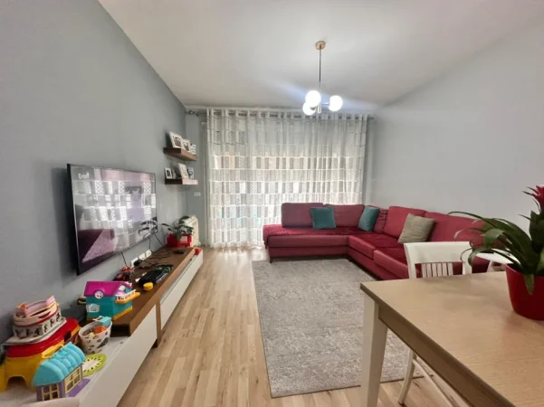 Tirane, jepet me qera apartament 1+1 Kati 2, 600 € (Don Bosko)
