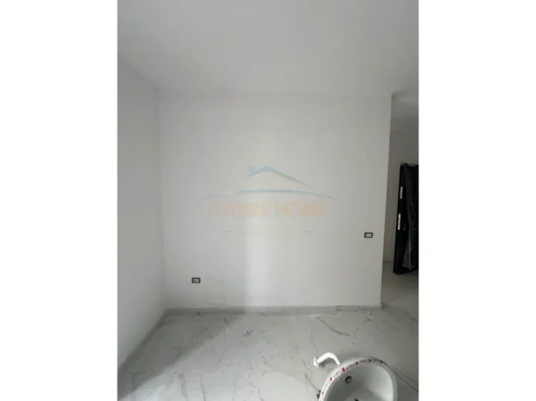 Tirane, shes apartament 1+1 Kati 5, 53 m² 73.000 € (Univers City)