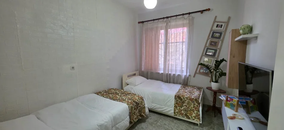 Tirane, jepet me qera apartament 2+1 Kati 1, 120 m² 650 € (Stadiumi Dinamo)