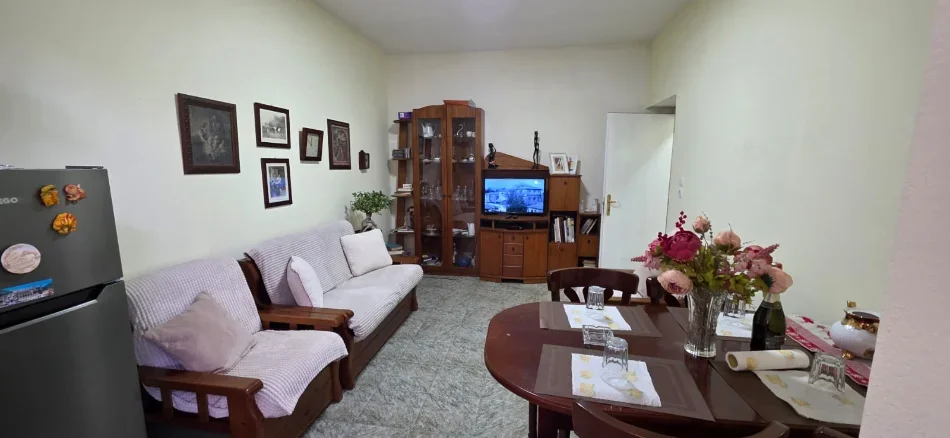 Tirane, jepet me qera apartament 2+1 Kati 1, 120 m² 650 € (Stadiumi Dinamo)