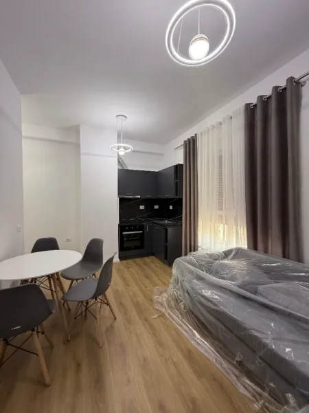 Tirane, jepet me qera apartament 1+1+Ballkon Kati 4, (Ali Dem, Rezidenca Kadiu)