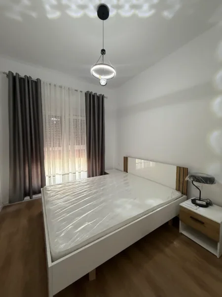 Tirane, jepet me qera apartament 1+1+Ballkon Kati 4, (Ali Dem, Rezidenca Kadiu)
