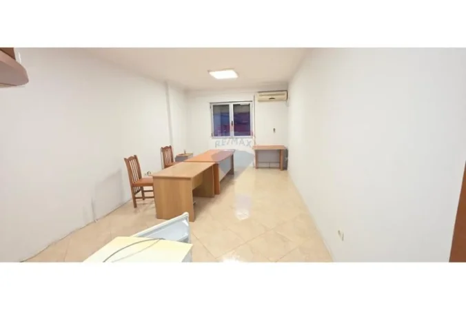 Tirane, jepet me qera apartament 1+1 Kati 5, 65 m² 500 € 