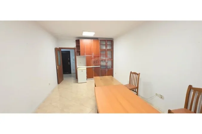 Tirane, jepet me qera apartament 1+1 Kati 5, 65 m² 500 € 