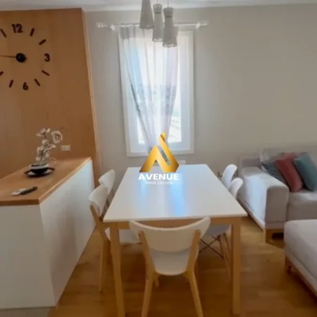 Tirane, jepet me qera apartament 3+1 Kati 6, 155 m² 1.500 € (Prokop Mima)