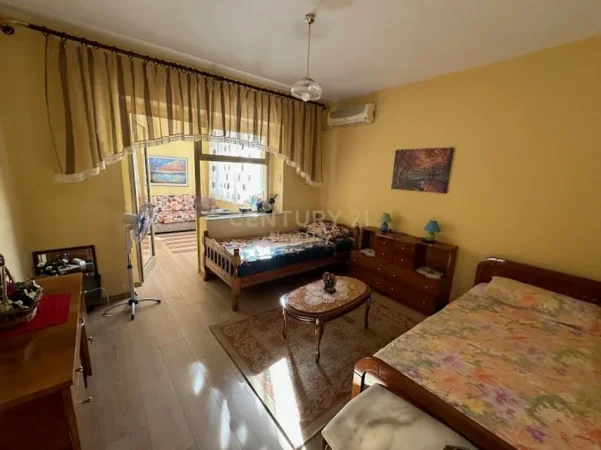 Tirane, jepet me qera apartament 2+1+Ballkon Kati 3, 100 m² 1.000 € (sami frasheri)