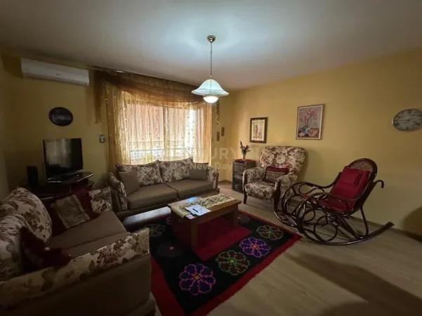 Tirane, jepet me qera apartament 2+1+Ballkon Kati 3, 100 m² 1.000 € (sami frasheri)