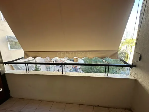 Tirane, jepet me qera apartament 2+1+Ballkon Kati 3, 100 m² 1.000 € (sami frasheri)