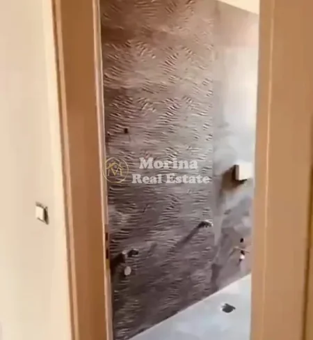 Tirane, jepet me qera apartament 3+1 Kati 4, 135 m² 472.500 € (Vasil Shanto)