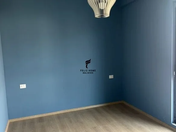 Tirane, jepet me qera zyre Kati 7, 70 m² 480 € (RRUGA E DIBRES)