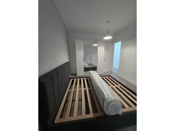 Tirane, jepet me qera apartament 1+1 Kati 3, 75 m² 450 € (astiri)