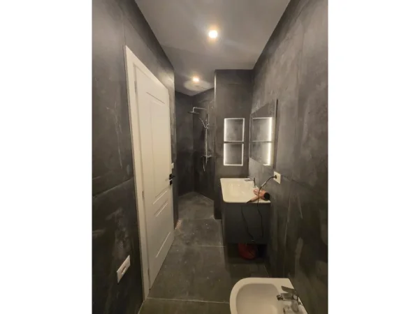 Tirane, jepet me qera apartament 1+1 Kati 3, 75 m² 450 € (astiri)