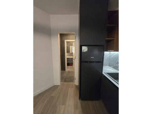 Tirane, jepet me qera apartament 1+1 Kati 3, 75 m² 450 € (astiri)