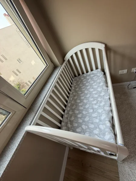 Tirane, shes Krevat bebe