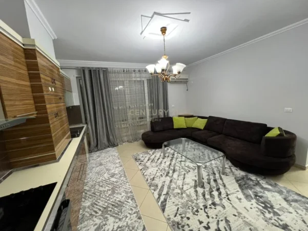 Tirane, jepet me qera apartament 2+1 Kati 5, 108 m² 650 € 