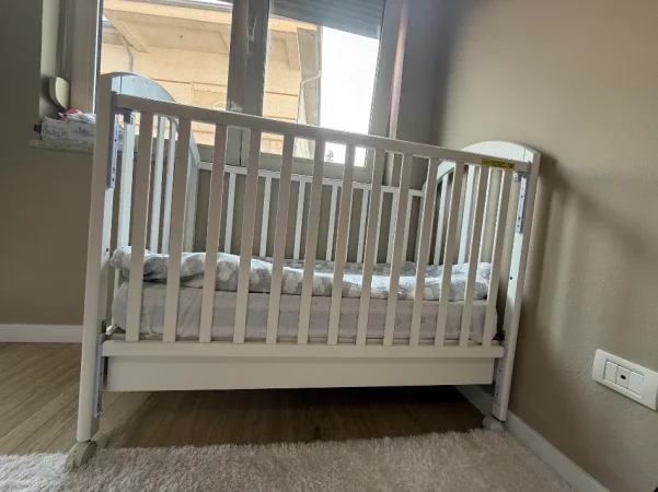 Tirane, shes Krevate femije 100 €