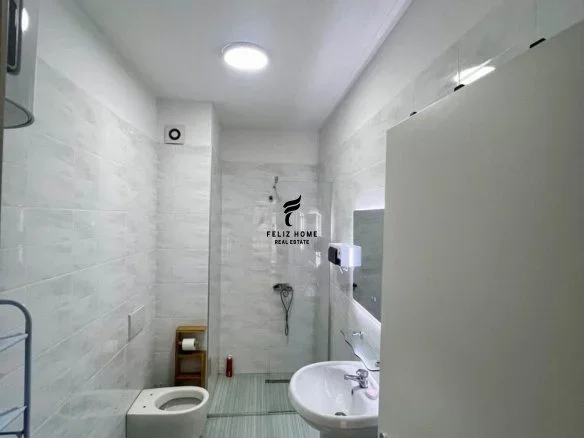 Tirane, jepet me qera apartament 2+1+Ballkon Kati 1, 92 m² 650 € (BULEVARDI I RI)