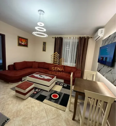 Tirane, jepet me qera apartament 2+1 Kati 7, 100 m² 450 € (Astir)