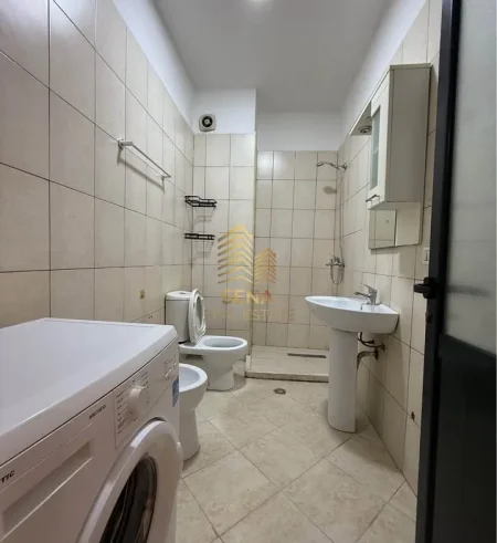 Tirane, jepet me qera apartament 2+1 Kati 7, 100 m² 450 € (Astir)