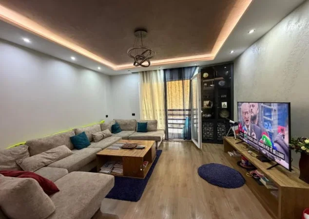 Tirane, shitet apartament 2+1+Ballkon Kati 2, 100 m² 300.000 € 
