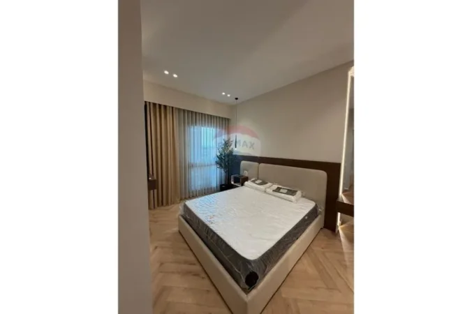 Tirane, jepet me qera 2+1 , 114 m² 1.750 € (Rruga e Kavajes)