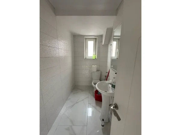 Tirane, jepet me qera apartament 1+1 Kati 2, 50 m² 500 € 