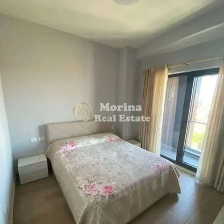 Tirane, jepet me qera apartament 1+1 Kati 7, 70 m² 650 € (Shkolla e Kuqe)