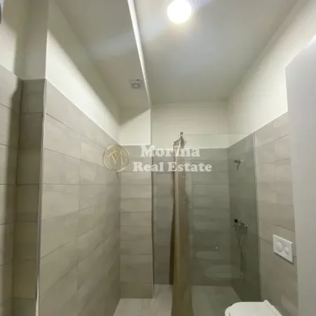 Tirane, jepet me qera apartament 1+1 Kati 7, 70 m² 650 € (Shkolla e Kuqe)